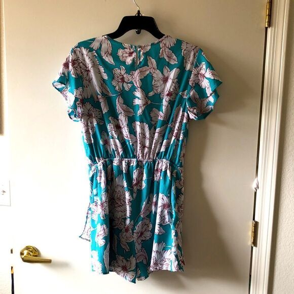 Japna Romper Size L Tropical Print Gently Used - Picture 2 of 4